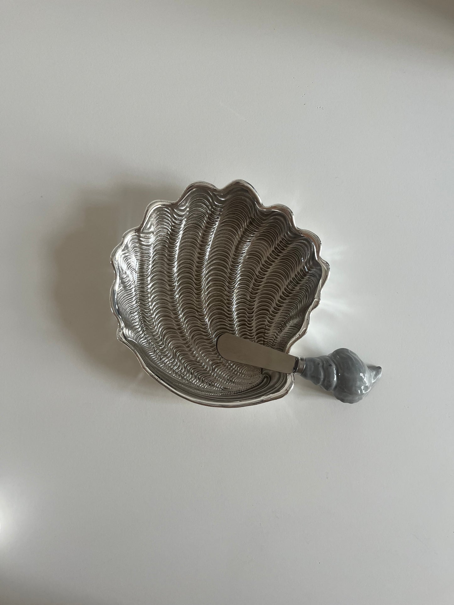 Porcelain Shell Butter Knife