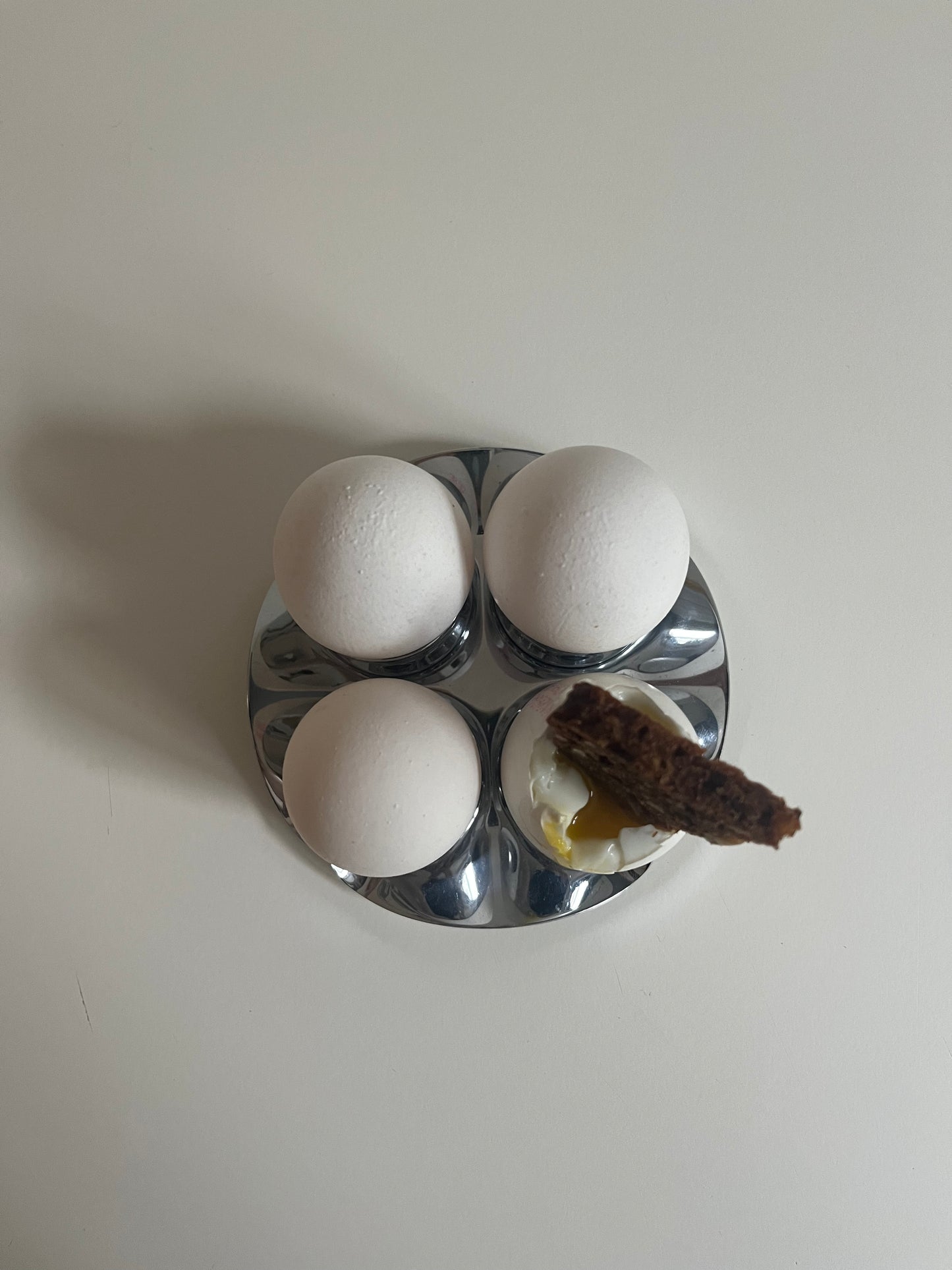 Incredible Chrome Quadruple Egg Holder