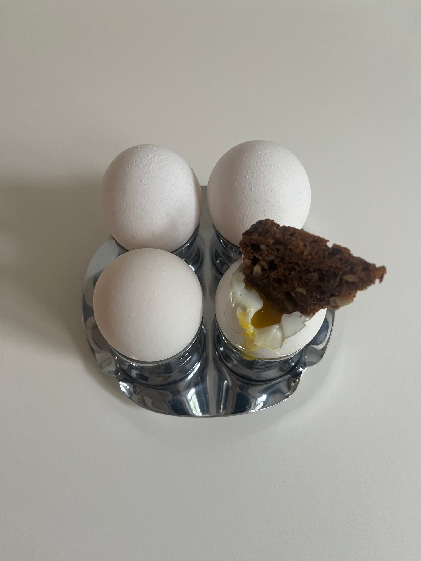 Incredible Chrome Quadruple Egg Holder