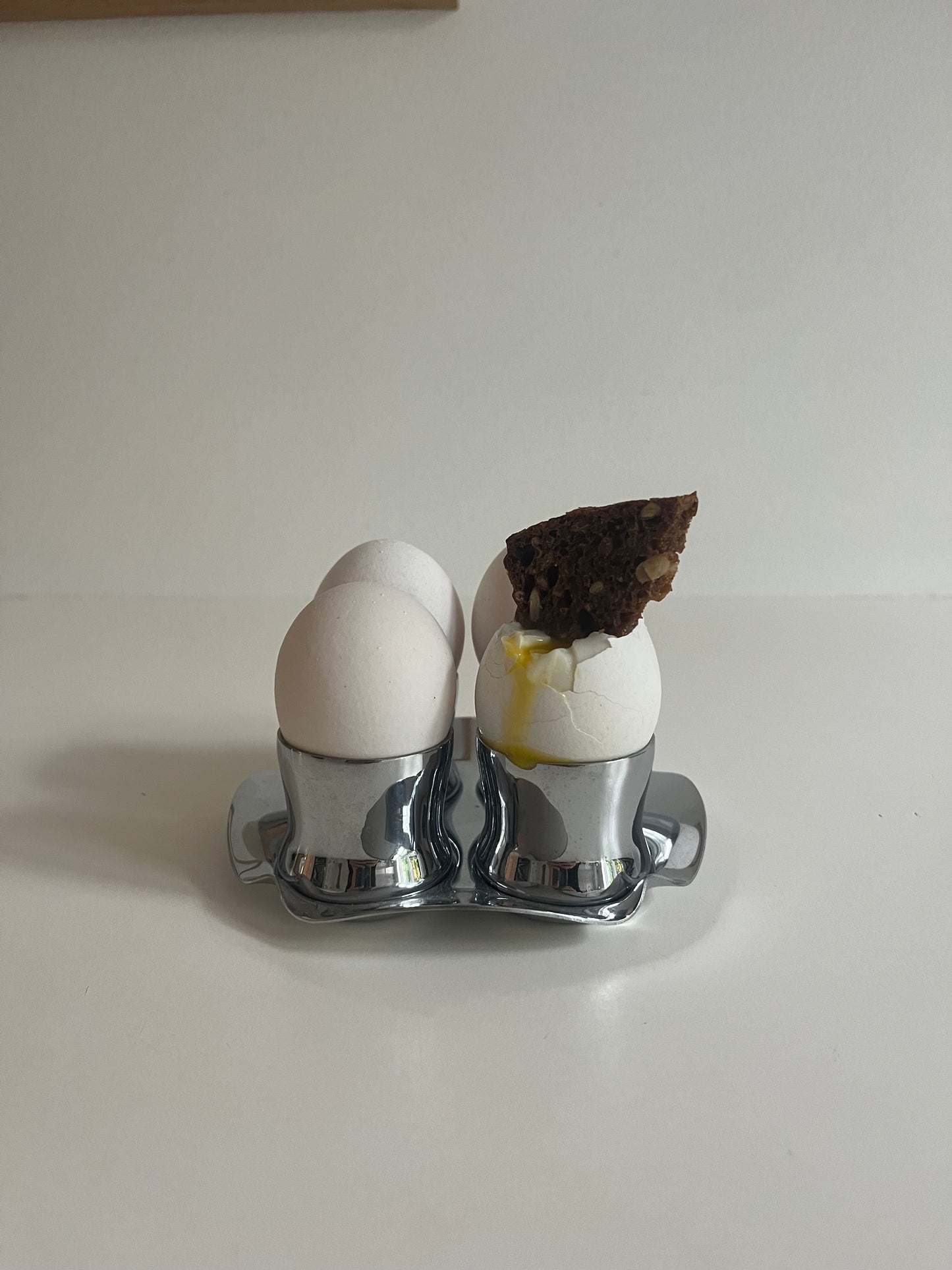 Incredible Chrome Quadruple Egg Holder