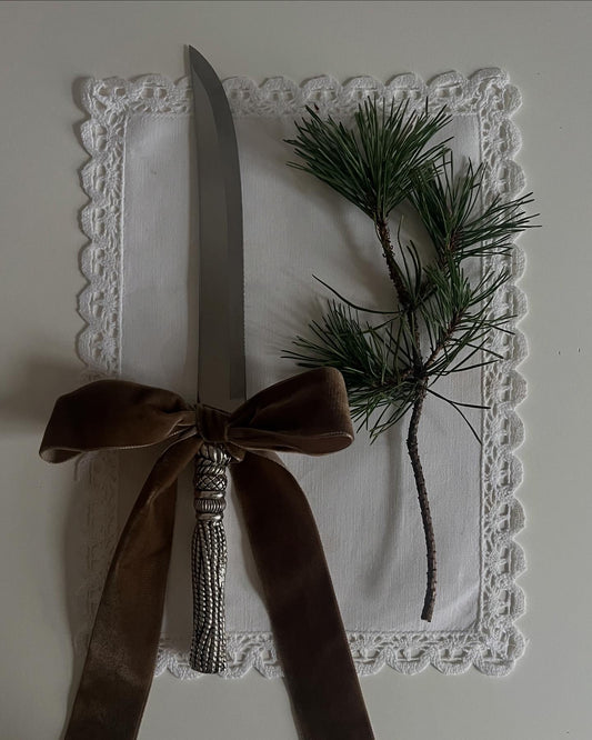 Gorgeous Tassel Roast Set