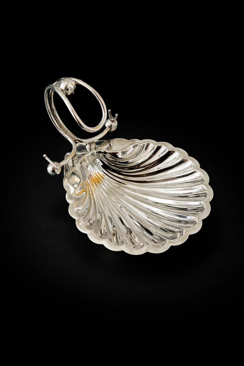 Shell Butter Dish with Knife