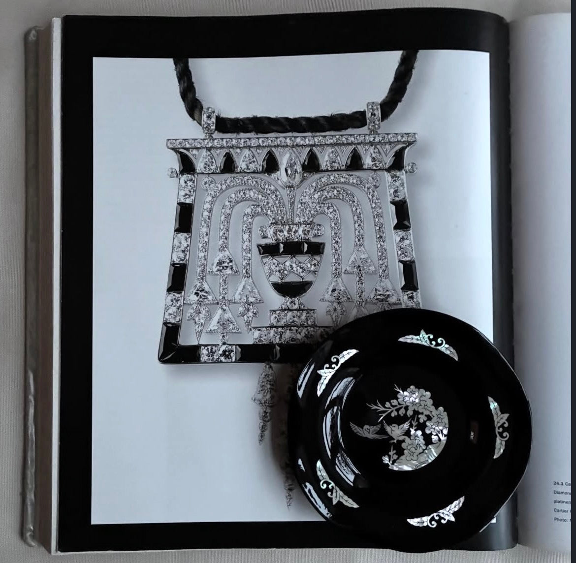 Lacquer Dish with Mother-of-Pearl Inlay