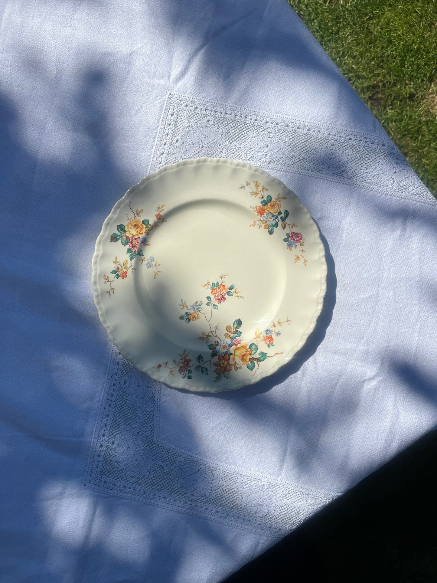 Medium Vintage Cream Floral Dish