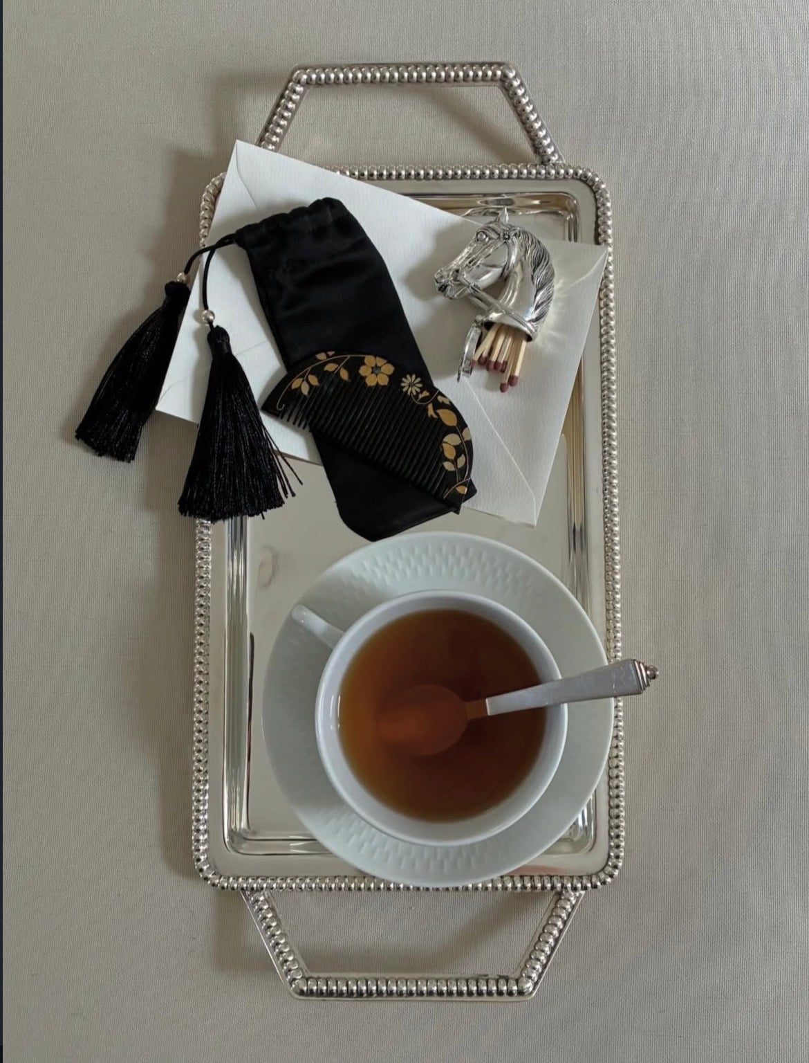 Pearl-Edged Tray with Handles