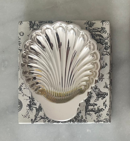 Exquisite Silver Plated Shell Dish