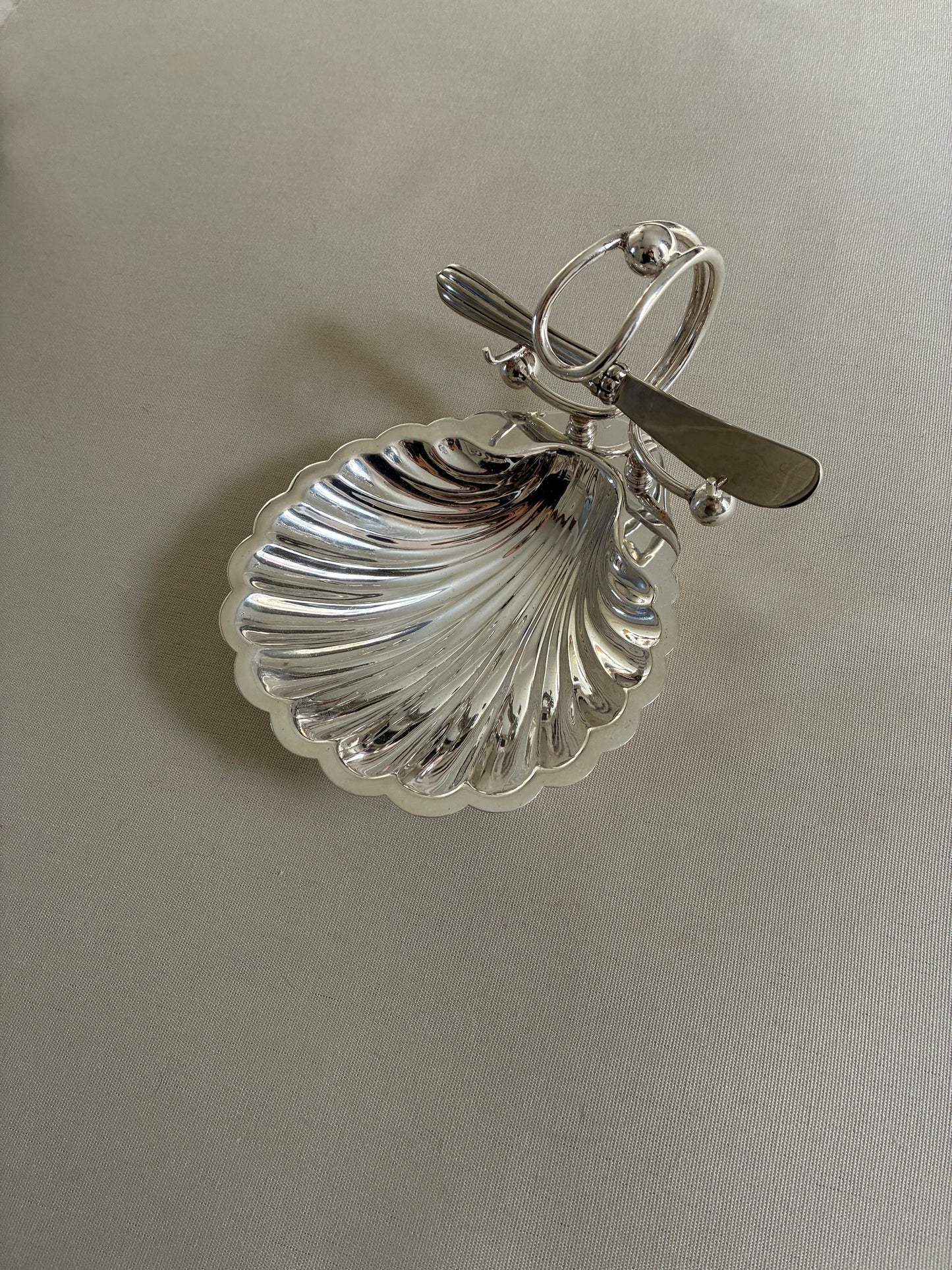 Shell Butter Dish with Knife